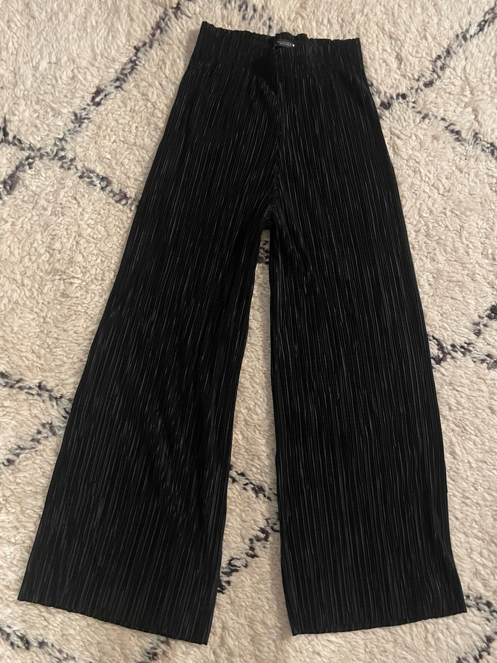 Zara Black Pleated Pants